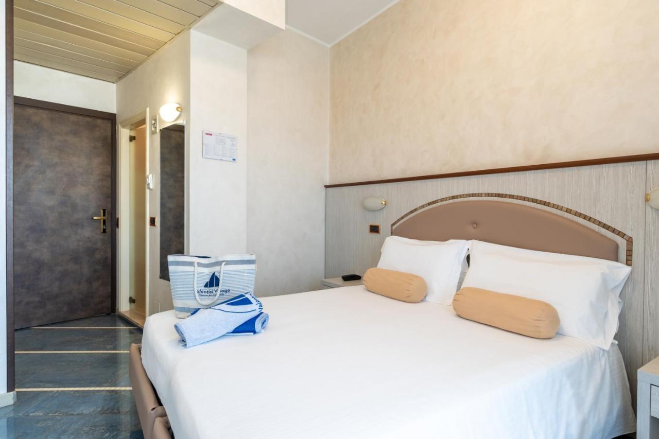 Double or Twin Room,1251591865:JPEG